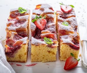 Mam przepis na pyszne ciasto z truskawkami. Wersja wegańska jest lepsza niż klasyczna 