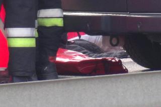 Tragiczny wypadek na S7. Skuterzysta roztrzaskał się o barierki