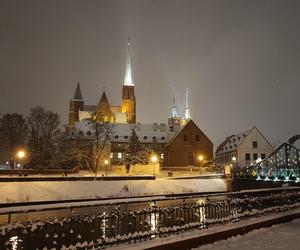 Ostrów Tumski we Wrocławiu w zimowej odsłonie. To miejsce trzeba odwiedzić [zdjęcia]