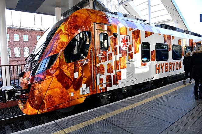 Pierwszy pociąg hybrydowy przyjechał do Szczecina
