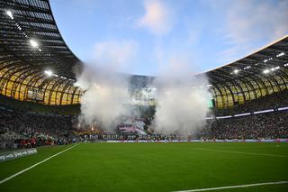 Kurski zabrał żonę na puchary