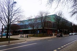 Elewacja z dykty przestanie szpecić Floating Arenę