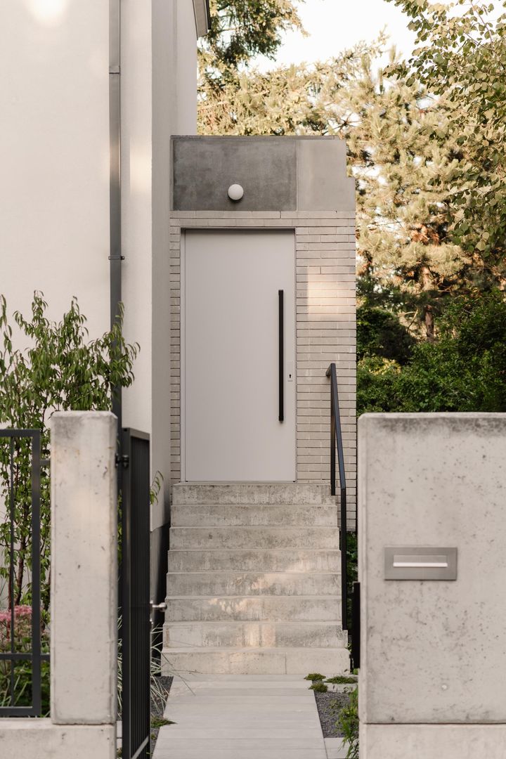 Przebudowa bliźniaka z PRL-u w Warszawie