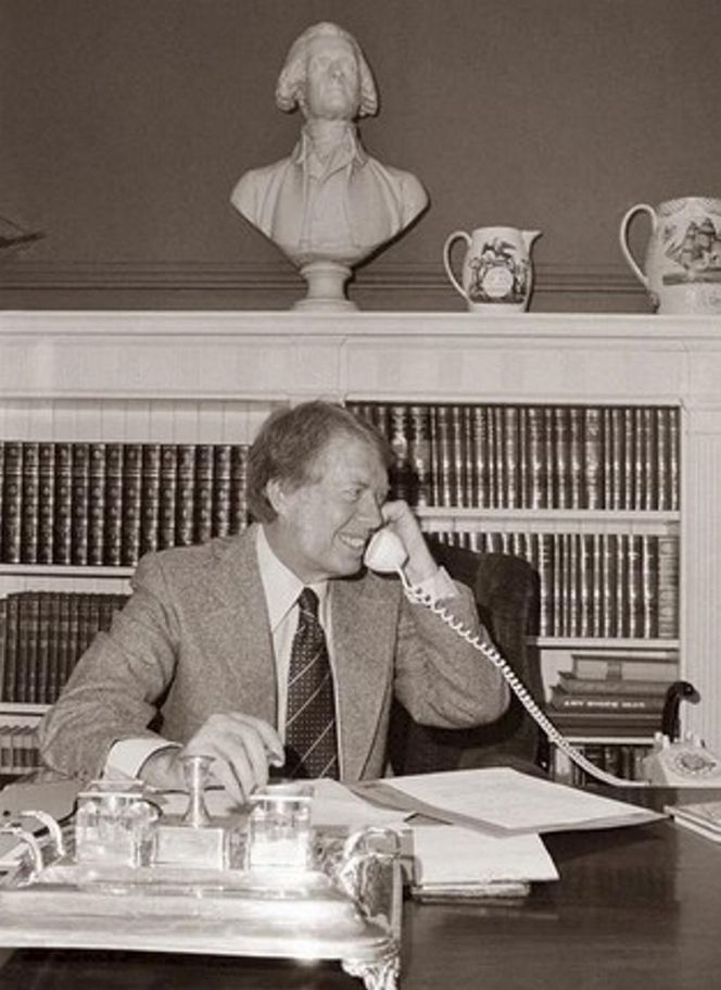 Ugoszczą Nawrockiego jak królową Elżbietę