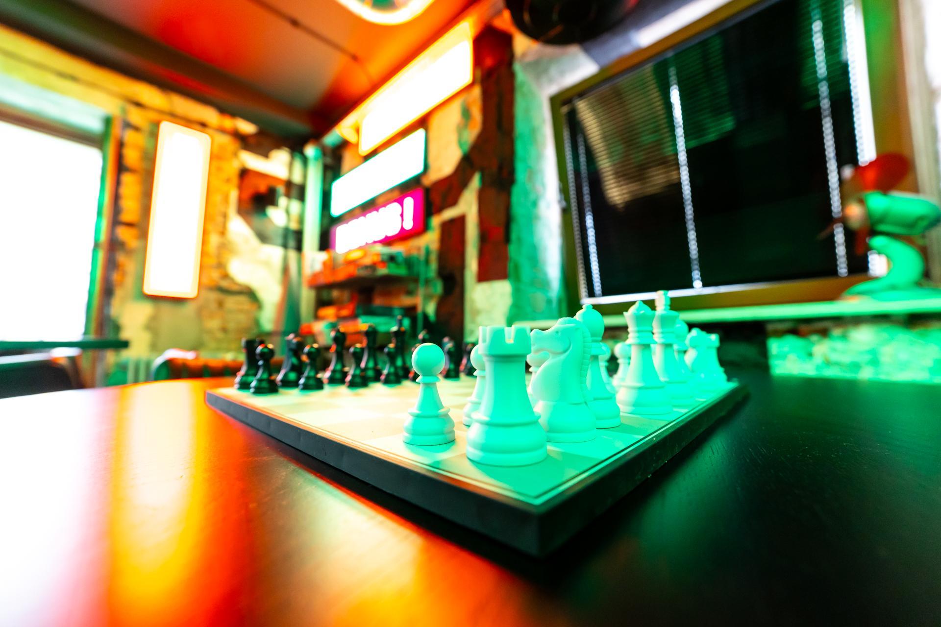 Pub H.4.0.S. Warszawa – szachy