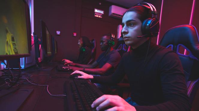 E-sport w Polsce rozwija sie ekspresowo! Już prawie 5 mln Polaków jest nim zainteresowanych!