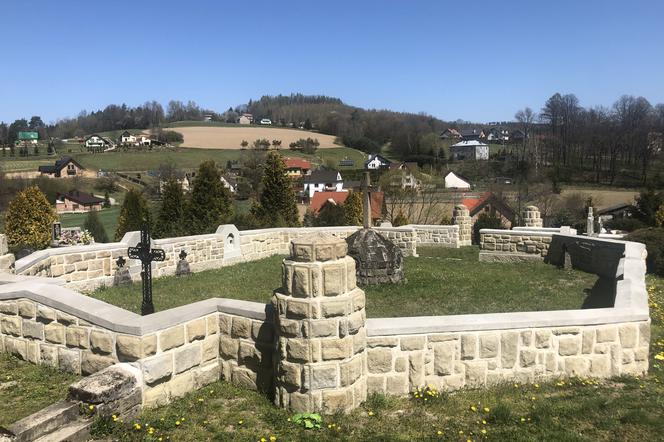 Cmentarz w Paleśnicy 