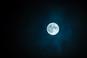 Kiedy jest pełnia w październiku 2022? Księżyc ma nawet nieprzypadkową nazwę!