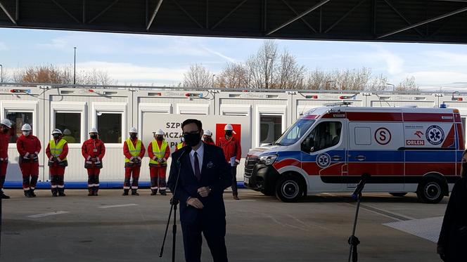 Płock. Tak wygląda szpital polowy! Prezes PKN Orlen oprowadzał dziennikarzy [ZDJĘCIA]