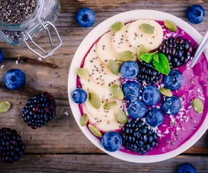 Te 3 kolory na talerzu chronią przed cichymi zabójcami. Sięgaj po nie jak najczęściej