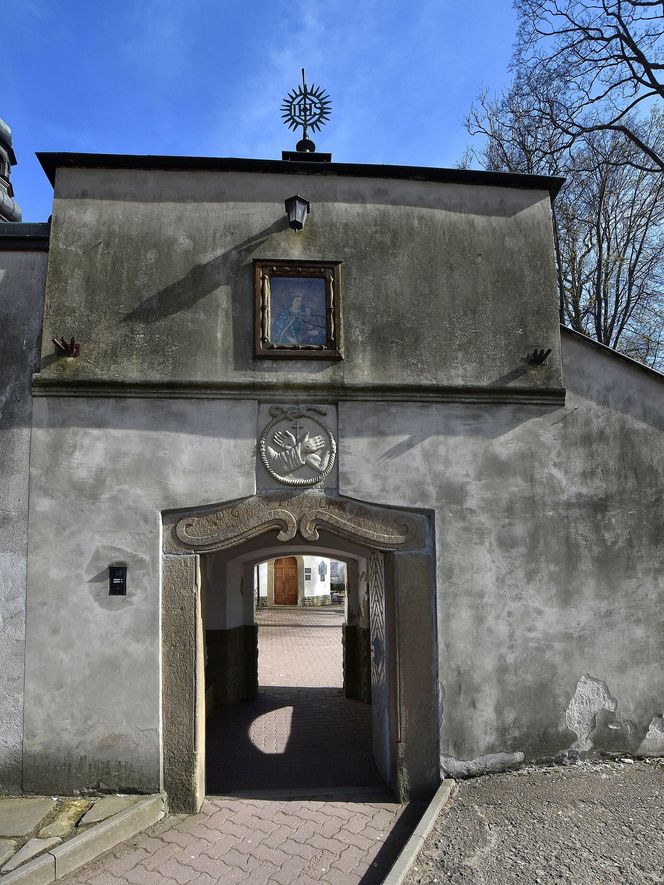 To jedno z najmniejszych miast w Małopolsce. Jedna decyzja papieża sprawiła, że stało się sławne