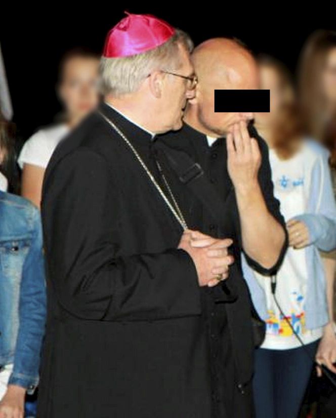 Ksiądz podejrzany o molestowanie nastolatek zatrzymany w Anglii