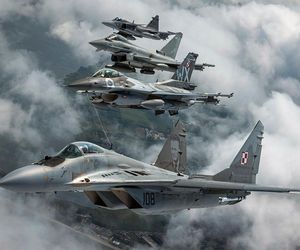 Brytyjski Eurofighter Typhoon, i polskie MiG-29 i F-16