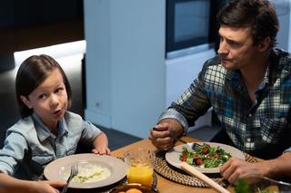 Na dobre i na złe odc. 861: Krzysztof Radwan (Mateusz Damięcki), Kubuś (Wiktor Trojan)