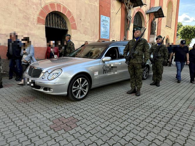 Ojciec i 2-letni synek spoczęli w jednej trumnie