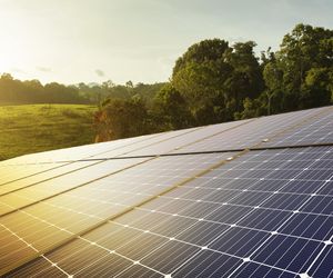 Panele fotowoltaiczne – jak powstają krystaliczne moduły solarne? 