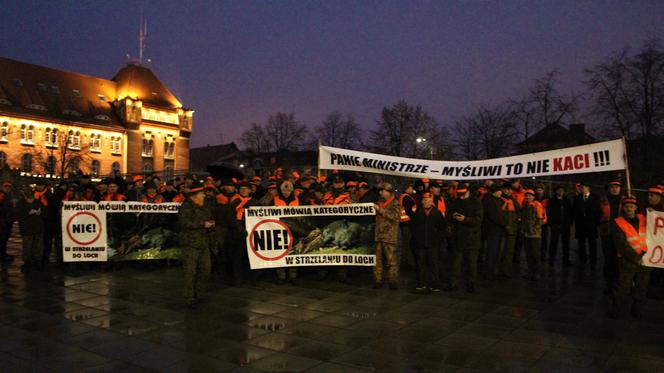 Szczecinianie protestowali przeciwko odstrzałowi dzików