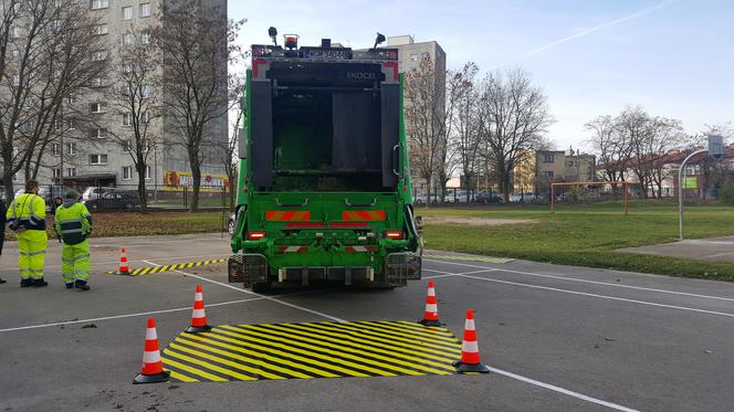 Uwaga! Jak NIE WPAŚĆ pod śmieciarkę?