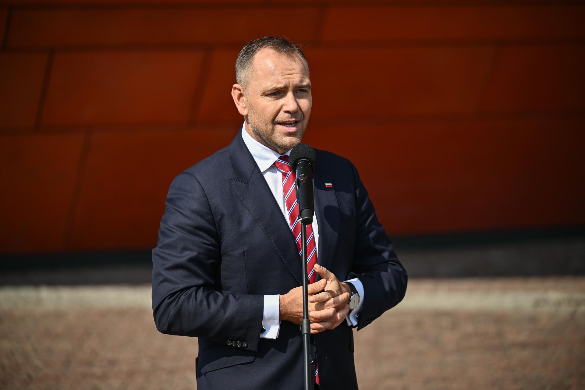 Człowiek Nawrockiego wprost o relacjach prezydenta z rządem. Trump w tle