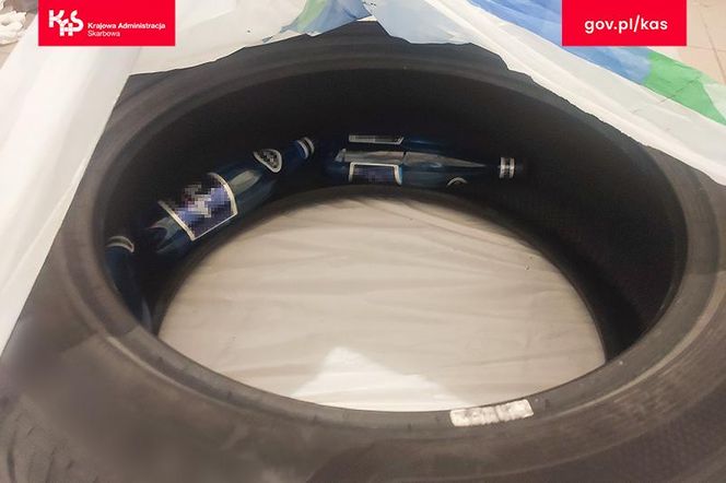 Zabezpieczono 5,5l płynów do e-papierosów bez akcyzy