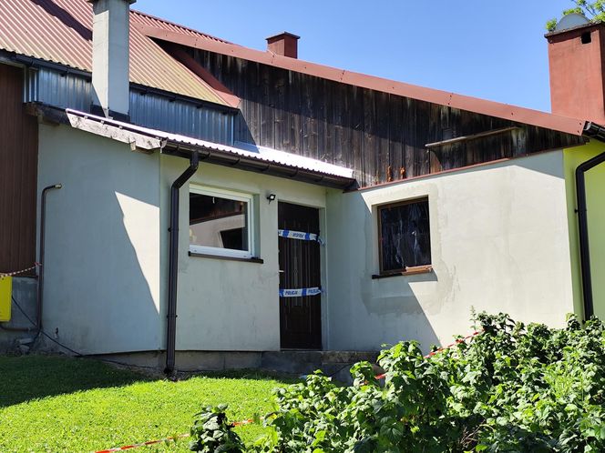 Policja zabezpieczyła budynki taśmami 