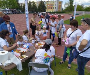 Zobacz uczestników maratonu charytatywnego zorganizowanego przez siedlecką Siedemnastkę