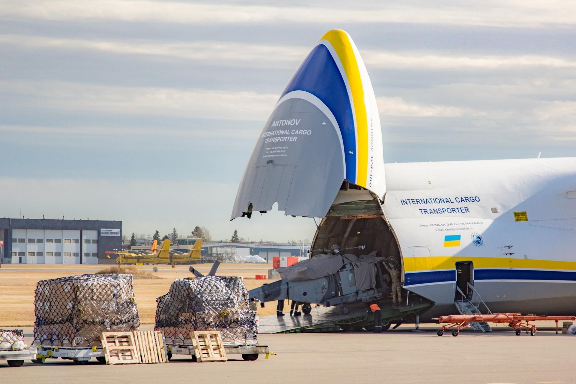 An-124-100 Rusłan