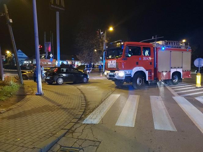 Wypadek na skrzyżowaniu ulic Szkotnik i Szujskiego w Tarnowie