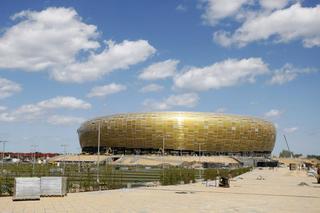 Pokrycia dachowe z płyt poliwęglanowych: Stadion PGE Arena i Legia Warszawa 