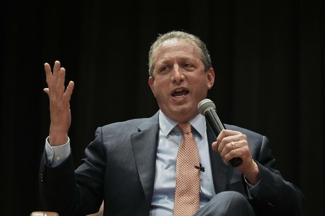 Nowojorski rewident aresztowany przez ICE!