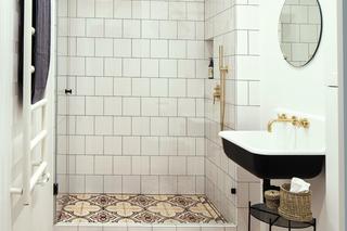 Zmodernizuj swoją łazienkę z nowoczesną kabiną prysznicową