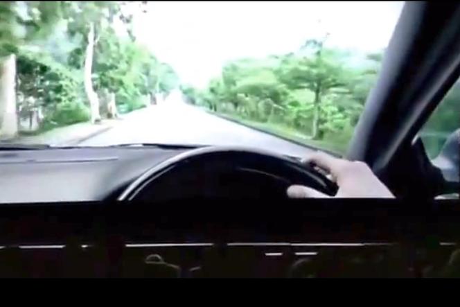 SZOK! Patrz na drogę, a nie na telefon komórkowy - WIDEO