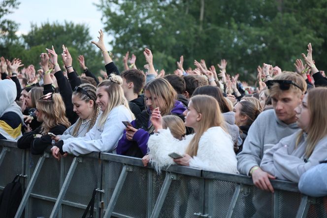 Tłum studentów bawił się pierwszego dnia Juwenaliów Politechniki Lubelskiej 2025