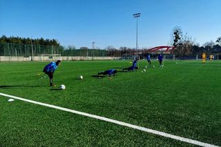 Po amputacji nic sie nie kończy. Trenują w drużynie Amp Futbolu Zawiszy Bydgoszcz. Są jedną nogą w finale
