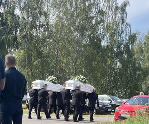Pogrzeb rodzeństwa w Tuszowie Narodowym. Dominika i Grzegorz zginęli w wypadku. Trafili na pijanego kierowcę lawety