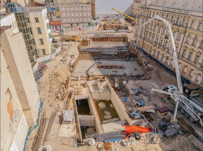 Budowa tunelu kolejowego i przystanku Śródmieście w Łodzi (marzec 2025)