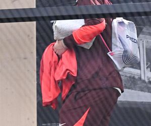 Piłkarze reprezentacji chowają się przed dziennikarzami po klęsce z Finlandią