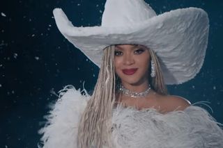 Beyoncé promuje swój świąteczny występ na Netfliksie. Nie odwoła go z powodu afery z mężem!