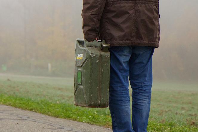 Mirosławiec: Groził żonie śmiercią. Rozlał benzynę i chciał podpalić dom!