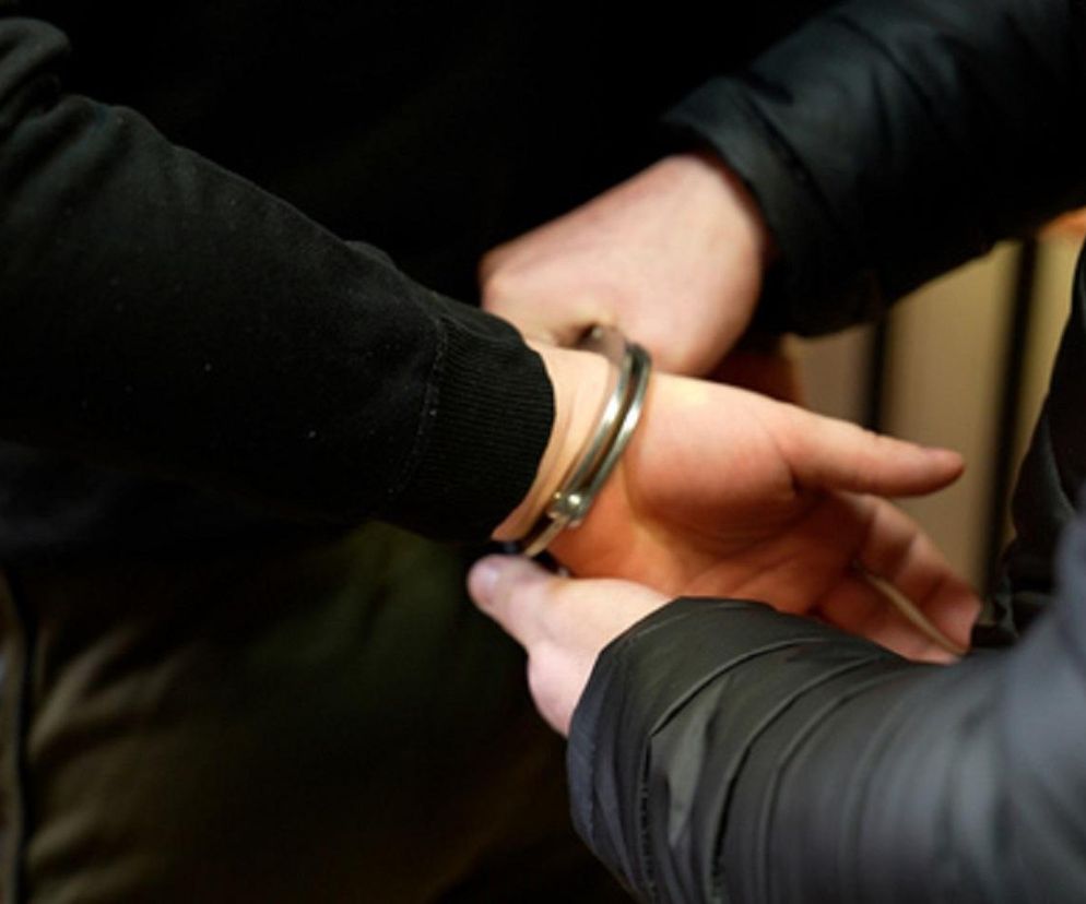 26-latek miał grozić śmiercią trzem osobom, posługując się niebezpiecznym narzędziem. Trafił do aresztu tymczasowego