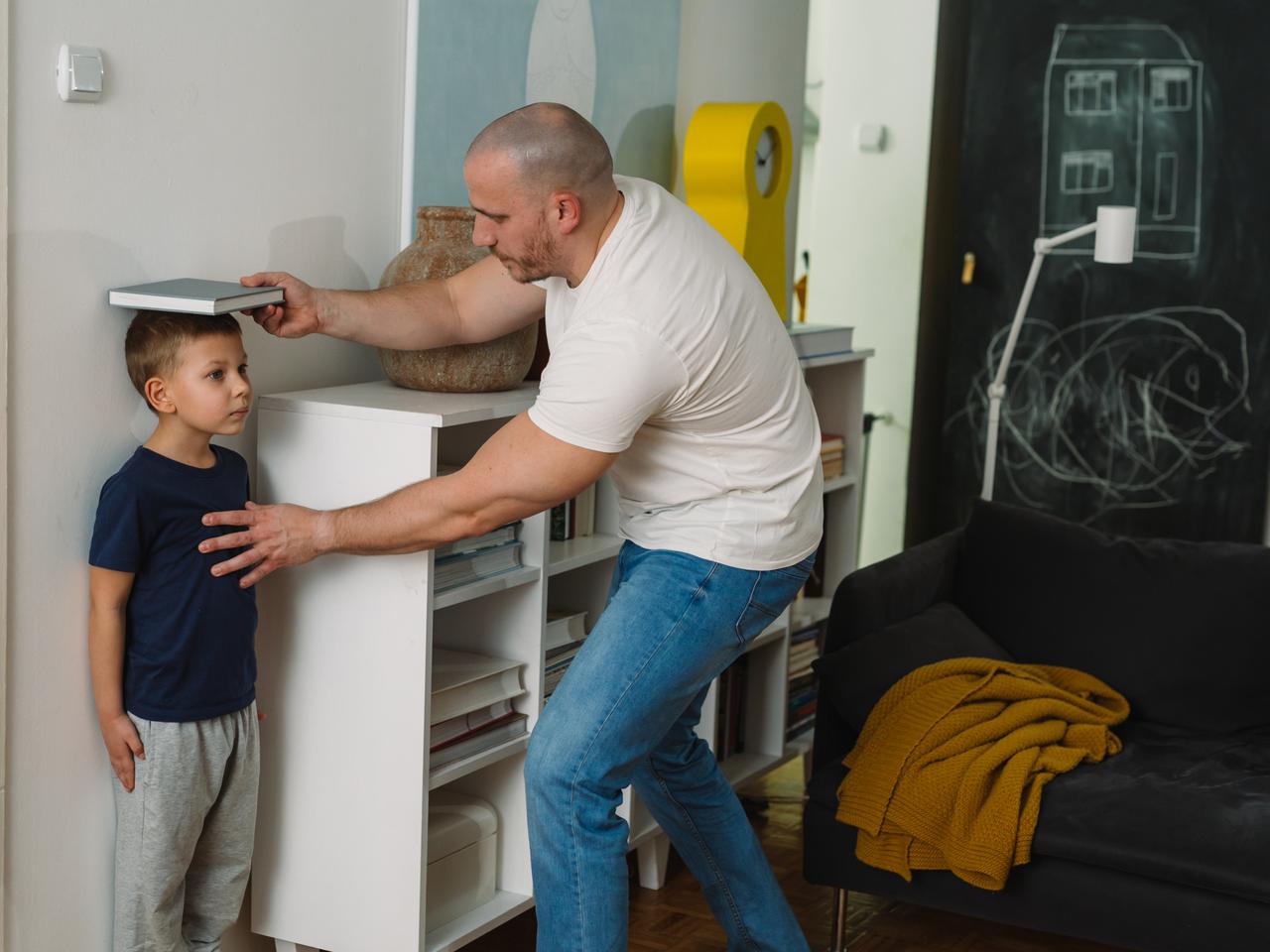To w tych miesiącach dzieci rosną najszybciej. Wyniki badań zaskakują 