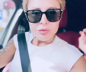 Odmieniona Blanka Lipińska prezentuje trwałą. W nowej fryzurze czuje się świetnie