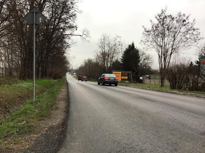Gładki asfalt pojawił się tez na fragmencie ul. Kocmyrzowskiej