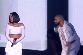 Brit Awards 2016: Rihanna i Drake odtworzyli na scenie teledysk do Work! Zobacz seksowny występ! [VIDEO]