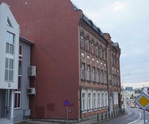 Zabytkowa fasada z XX wieku zachwyca białostoczan. Dzisiaj mieści się tam słynna instytucja