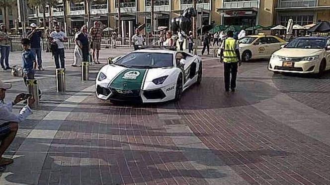 Lamborghini Aventador police Dubai