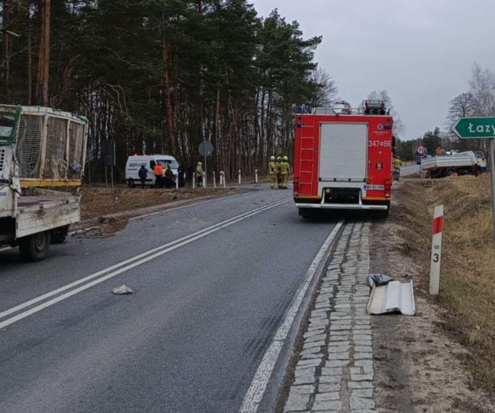 Wypadek ciężarówki pod Ostrołęką. Dwie osoby w szpitalu