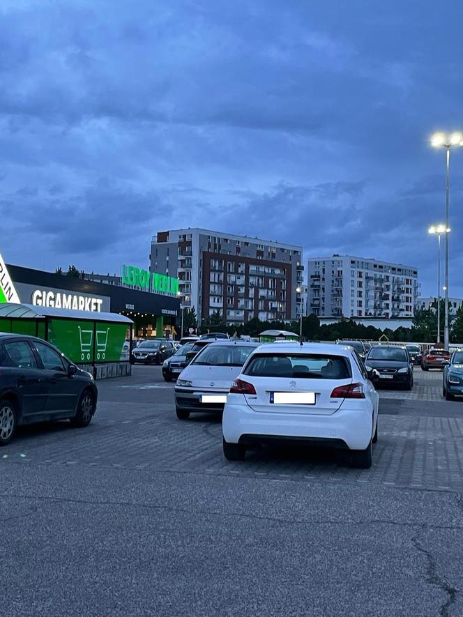 Tak wygląda teren wokół dawnego Tesco. Zobacz co się zmieniło