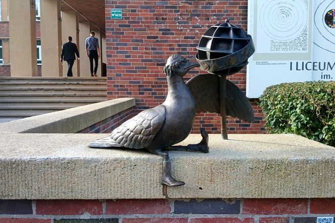 Rzeźby "Marianów" w Kołobrzegu