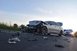 Trzy osoby poszkodowane w wypadku niedaleko Kościana. Policja wyjaśnia kto zawinił